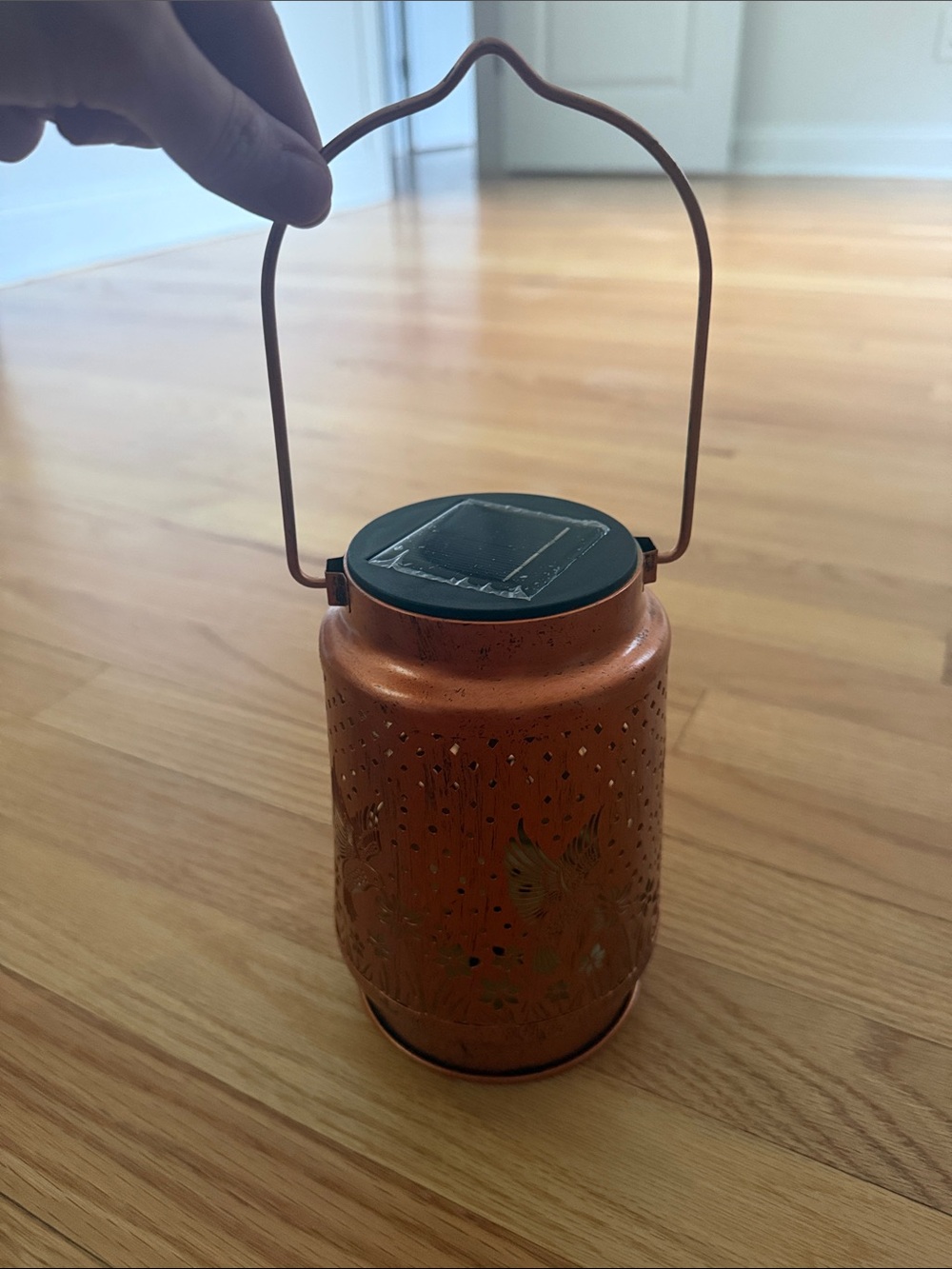 Solar lantern - Picture 2 of 5